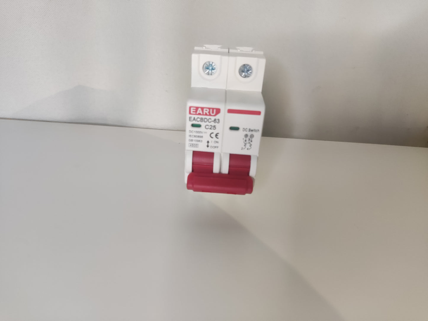 DC circuit breaker 63A και 125Α ( max 1000V )