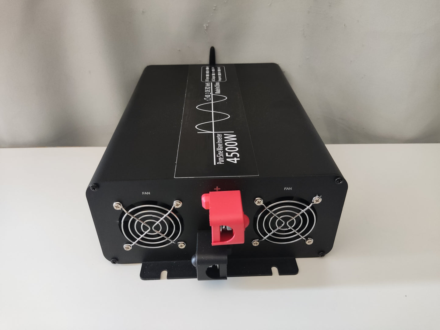 Inverter μετασχηματιστής καθαρού ημιτόνου 220V 50Hz DC 12V 2250W / 4500W με τηλεχειριστήριο
