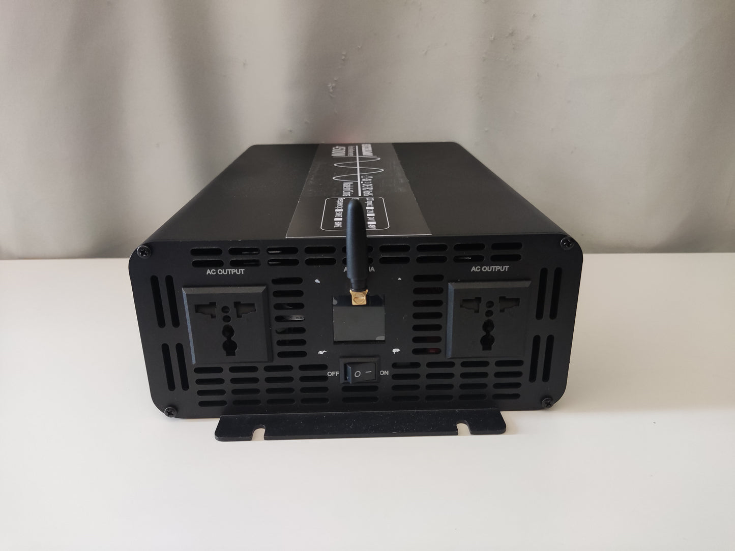 Inverter μετασχηματιστής καθαρού ημιτόνου 220V 50Hz DC 12V 2250W / 4500W με τηλεχειριστήριο