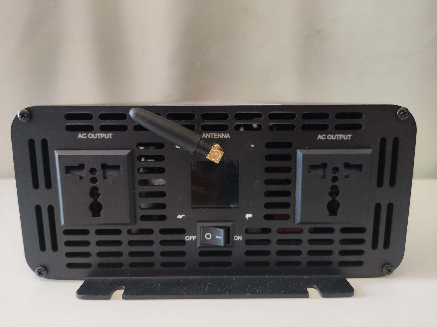 Inverter μετασχηματιστής καθαρού ημιτόνου 220V 50Hz DC 12V 2250W / 4500W με τηλεχειριστήριο