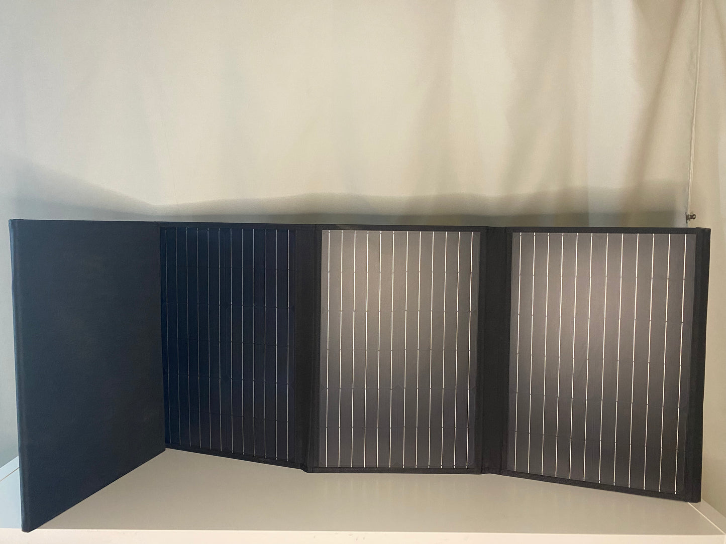 ETFE Solar panels 200W αναδιπλούμενα / τσαντάκι / βαλιτσάκι